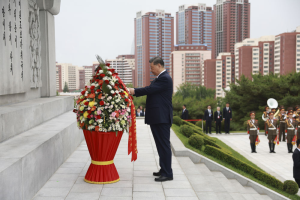 参谒中朝友谊塔2.jpg