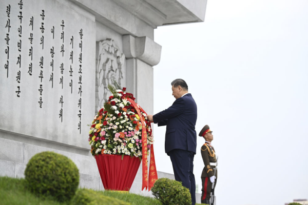 参谒中朝友谊塔3.jpg
