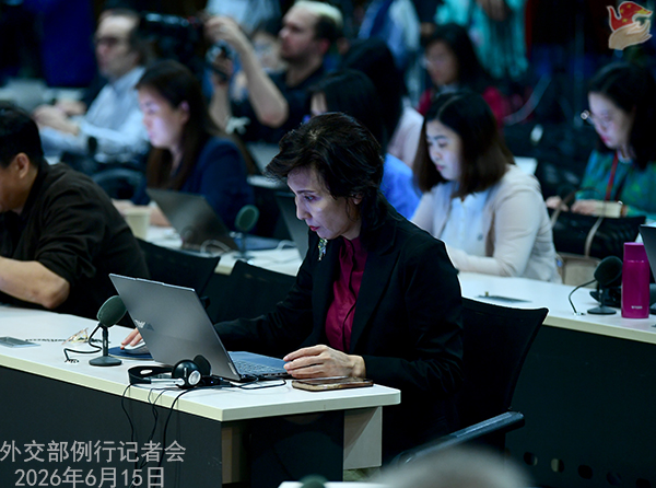 记者1.png